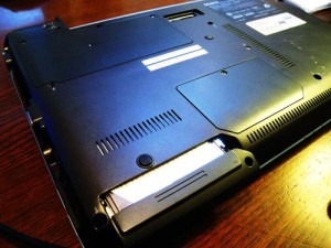 SONY VAIO type C VGN-C61HB ハードディスク取り出し。誤って削除されたファイルの復元
