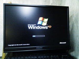 Windows XP ロゴ表示から起動しない