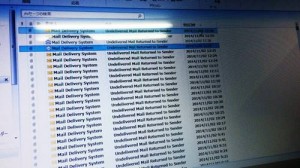 数分おきに宛先不明で返ってくる大量のMail Delivery System。