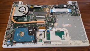 TOSHIBA dynabook PT75VWS-BJB3 分解