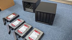 Synology DS918+ DS925+ HDD移設